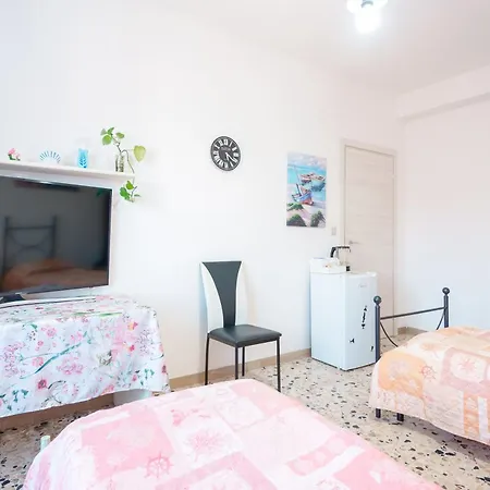 Pothos - Eng Ita - Air Conditioning Wi-fi Fridge Netflix Local Guide - Aria Condizionata, Frigo, Internet, Guida Locale بيت ضيافة