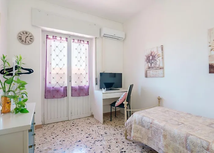 Affittacamere Pothos - Eng Ita - With Air Conditioning Wi-fi Fridge Netflix Bike Rent Local Guide - Con Aria Condizionata, Frigo, Internet, Guida Locale, Noleggio Bici