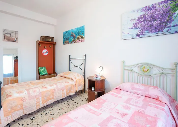 Pothos - Eng Ita - Air Conditioning Wi-fi Fridge Netflix Local Guide - Aria Condizionata, Frigo, Internet, Guida Locale Πανσιόν