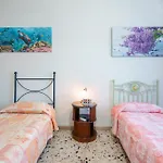 Pothos - Eng Ita - Air Conditioning Wi-fi Fridge Netflix Local Guide - Aria Condizionata, Frigo, Internet, Guida Locale Gasthof Cagliari