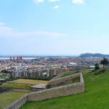 Pothos: Cozy With Modern Amenities Cagliari