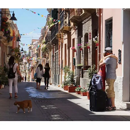 Pothos - Eng Ita - Air Conditioning Wi-fi Fridge Netflix Local Guide - Aria Condizionata, Frigo, Internet, Guida Locale *