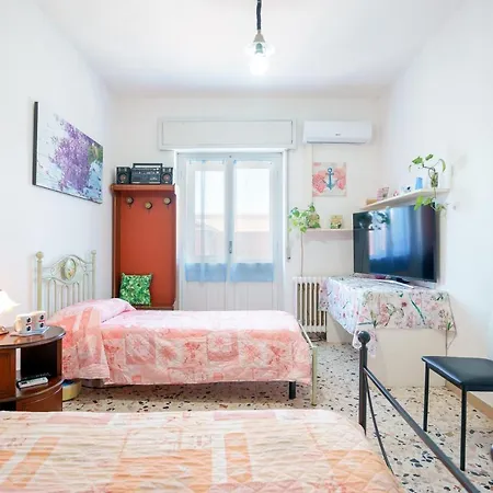 Guest house Pothos: Cozy With Modern Amenities Cagliari