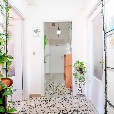 Pothos: Cozy With Modern Amenities Cagliari
